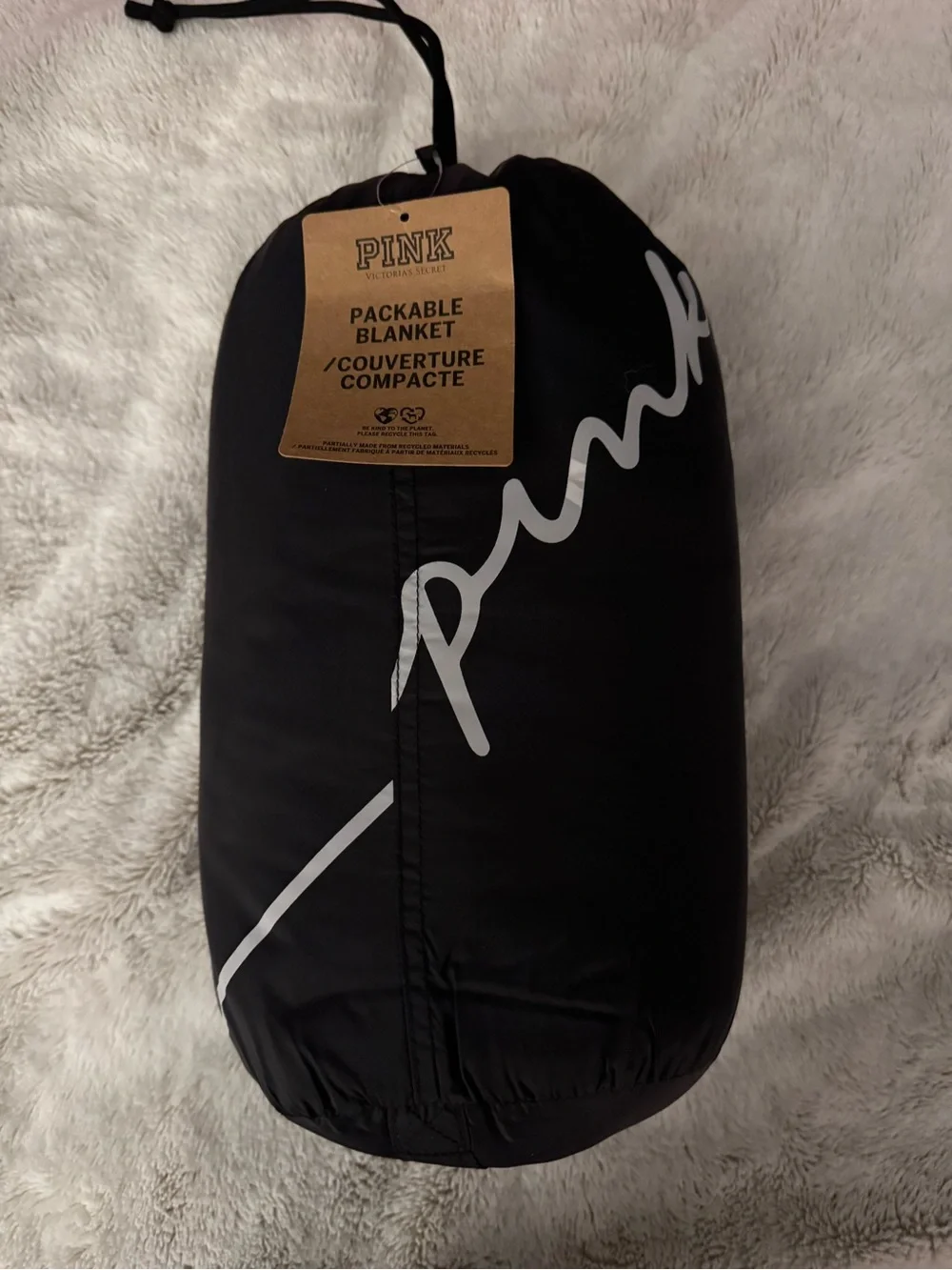 VS PINK DEADSTOCK PACKABLE QUILTED BLANKET THROW COMFORTER BLACK SCRIPT LOGO NWT